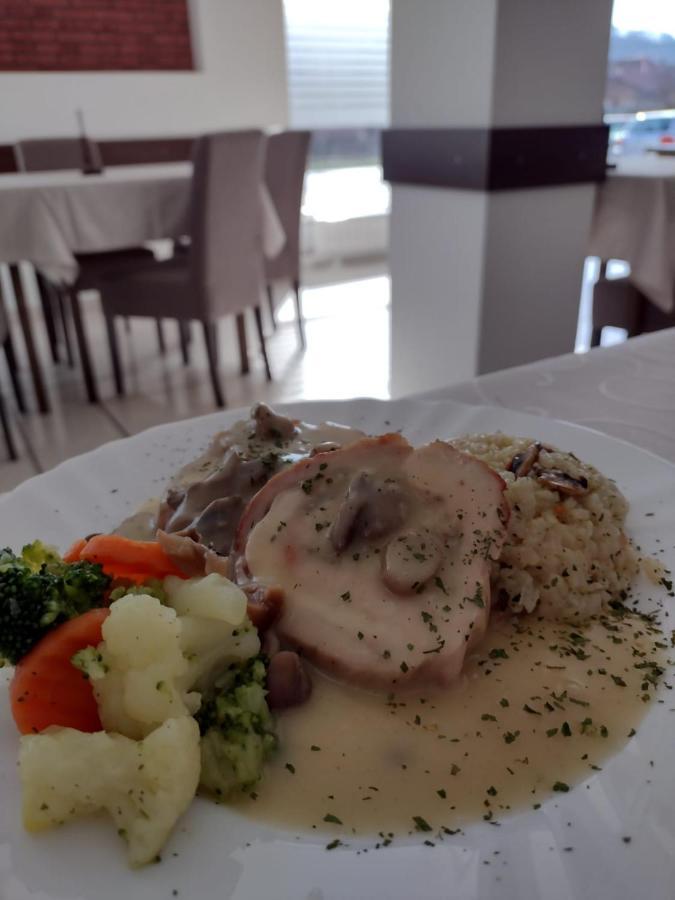 Zlatni San Hotel Banja Koviljaca Ngoại thất bức ảnh